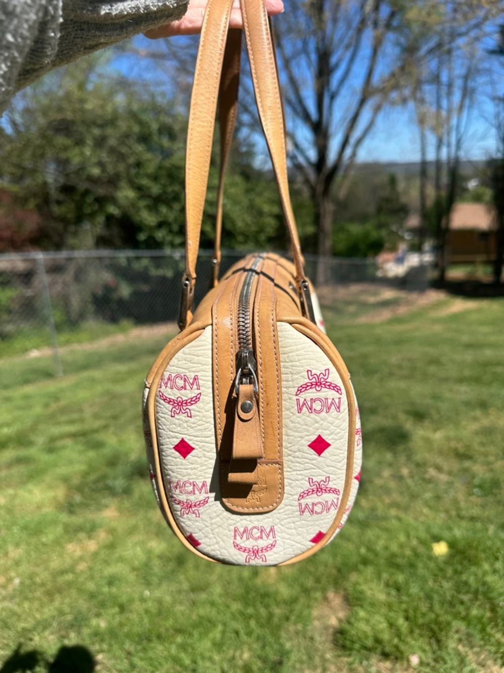 MCM Pink & White Logo-Print Shoulder Bag with Pink Accents with COA - Picture 4 of 17